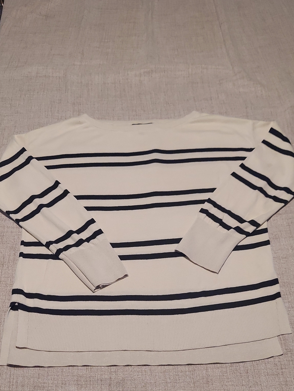Banana Republic Cream & Black Striped Long-Sleeve Boatneck Lightweight Sweater